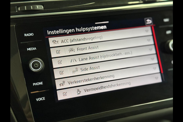 Volkswagen Tiguan 1.5 TSI R-Line Business+ | Pano | Keyless | camera | Sfeerverlichting | ACC | DAB