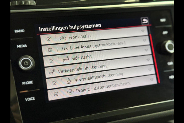 Volkswagen Tiguan 1.5 TSI R-Line Business+ | Pano | Keyless | camera | Sfeerverlichting | ACC | DAB