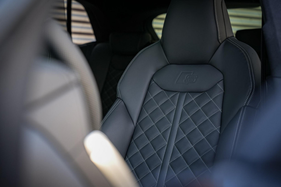 Audi Q8 60 TFSI e quattro Pro Line S Competition Panodak B&O 360 Camera Memory Carbon HUD Trekhaak