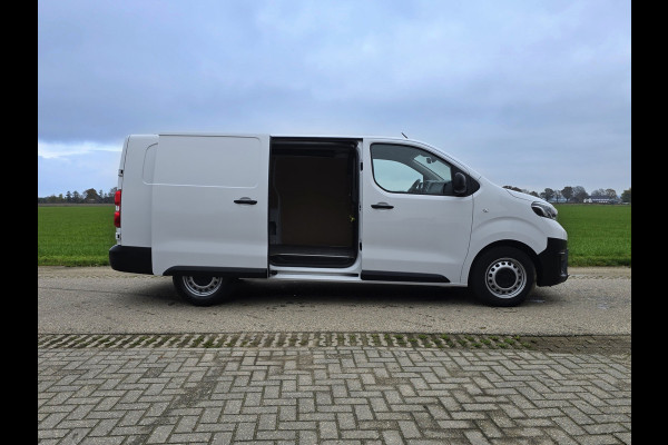 Toyota ProAce Worker 2.0 D-4D Long L3 H1 - 145 Pk - Euro 6 - ParkeerCamera - Airco - Cruise Control - AppleCarplay AndroidAuto