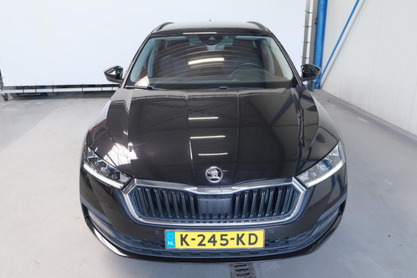 Škoda Octavia Combi 1.0 e-TSI Business Edition - N.A.P. Airco, Cruise, Navi, PDC, Camera, Trekhaak.