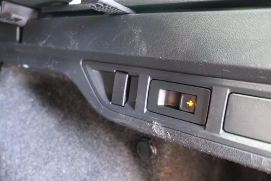 Škoda Octavia Combi 1.0 e-TSI Business Edition - N.A.P. Airco, Cruise, Navi, PDC, Camera, Trekhaak.