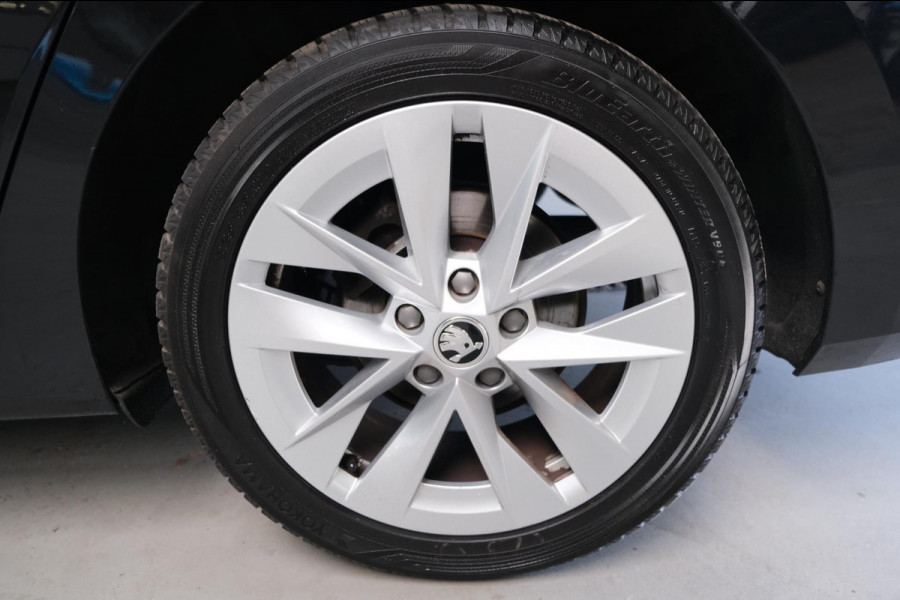 Škoda Octavia Combi 1.0 e-TSI Business Edition - N.A.P. Airco, Cruise, Navi, PDC, Camera, Trekhaak.