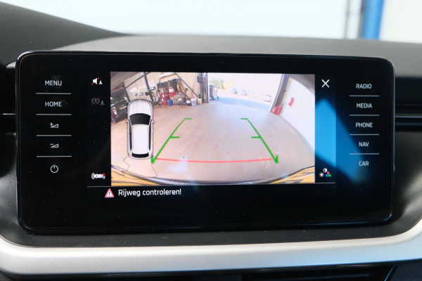 Škoda Kamiq 1.5 TSI ACT Sport Business Automaat - N.A.P. Airco, Cruise, Navi, Camera, PDC, Trekhaak.