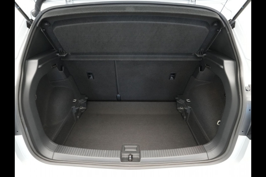 Volkswagen T-Cross 1.0 TSI 110pk DSG R-Line Navigatie Camera Stoelverwarming Acc Carplay 3