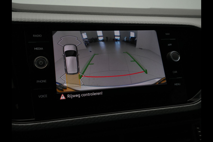 Volkswagen T-Cross 1.0 TSI 110pk DSG R-Line Navigatie Camera Stoelverwarming Acc Carplay 3