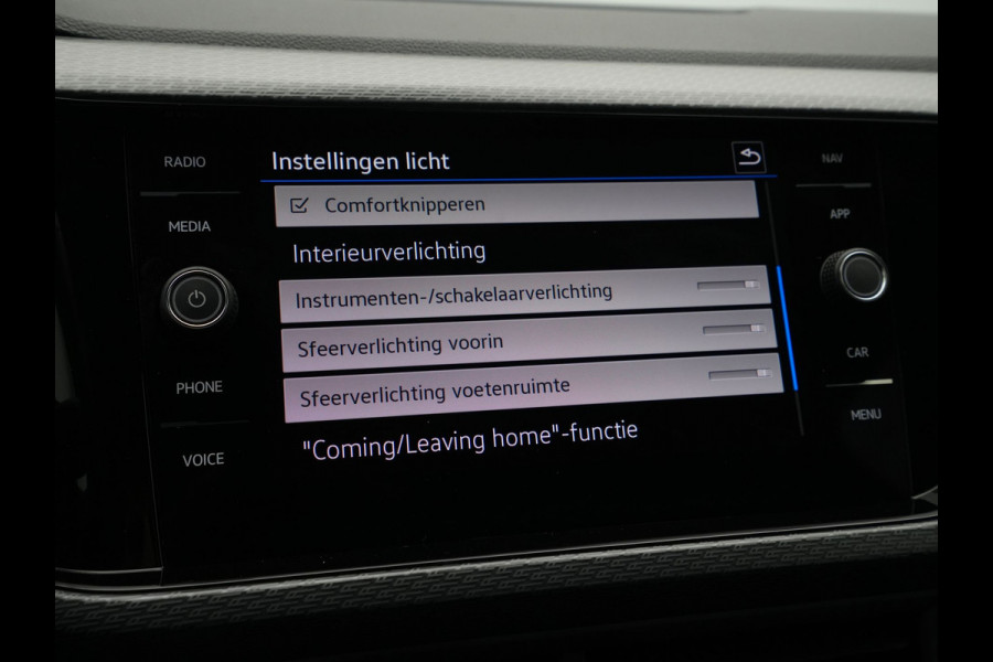 Volkswagen T-Cross 1.0 TSI 110pk DSG R-Line Navigatie Camera Stoelverwarming Acc Carplay 3