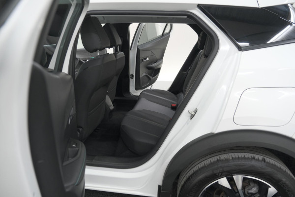 Peugeot 2008 PureTech 130 EAT8 Allure | Parkeersensoren | Navigatie | Apple Carplay | Climate Control