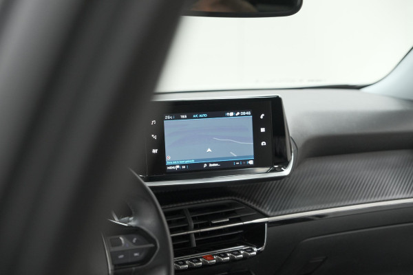 Peugeot 2008 PureTech 130 EAT8 Allure | Parkeersensoren | Navigatie | Apple Carplay | Climate Control