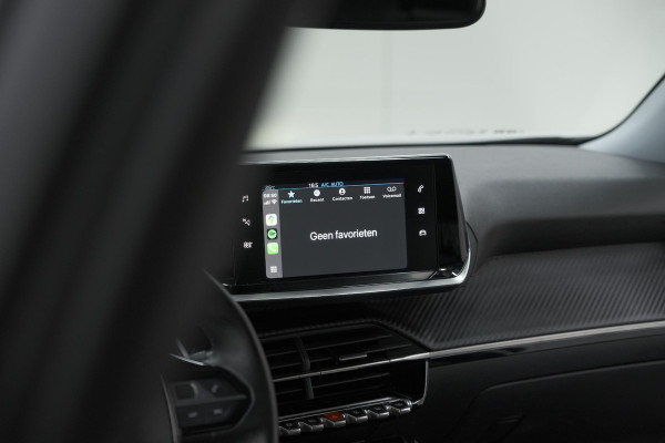 Peugeot 2008 PureTech 130 EAT8 Allure | Parkeersensoren | Navigatie | Apple Carplay | Climate Control