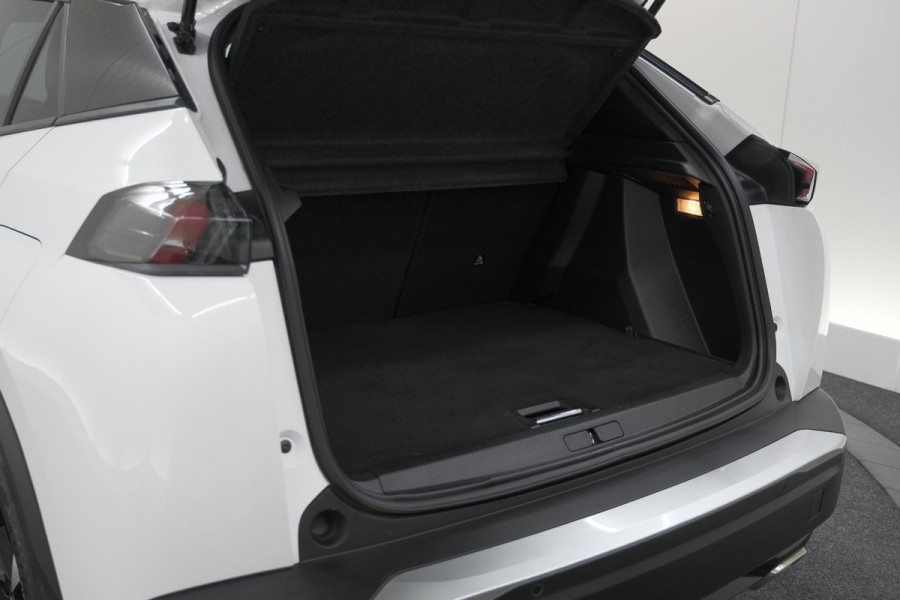 Peugeot 2008 PureTech 130 EAT8 Allure | Parkeersensoren | Navigatie | Apple Carplay | Climate Control