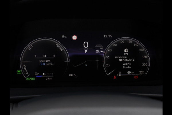 Toyota C-HR 2.0 PHEV 220 Dynamic | Nieuw! | Bi-Tone | Stoel/Stuurwielverwarm