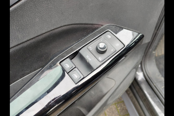 Volkswagen ID.3 First Max 58kWh Ergo Active Stoelen Panoramadak Adap.Cruise Apple Carplay Android Auto Navi-Pro Ecc Stoel-Stuurverwarming Elek.Stoelen Lmv Privacy Glas Keyless Advanced Led-Achterlicht dynamisch Matrix Led Origineel Nederlandse Auto Zeer compleet Nieuwprijs €49.176,-