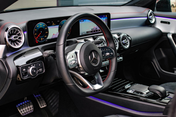 Mercedes-Benz CLA-Klasse Shooting Brake 220 AMG *Camera*Sfeerverlichting*Trekhaak*Stoelverwarming*