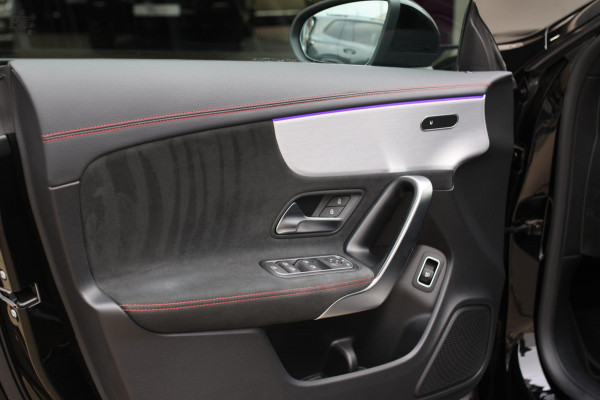 Mercedes-Benz CLA-Klasse Shooting Brake 220 AMG *Camera*Sfeerverlichting*Trekhaak*Stoelverwarming*