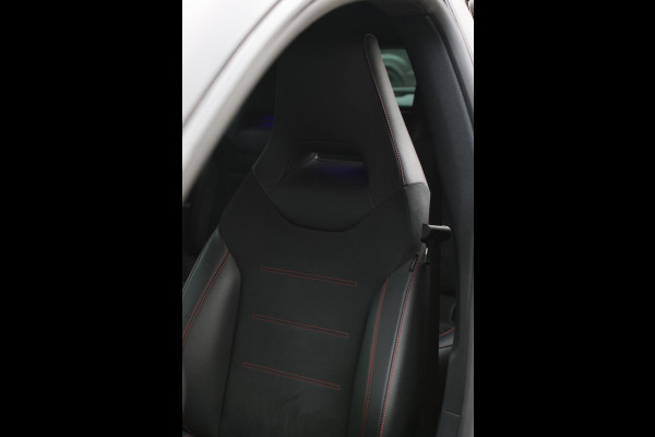 Mercedes-Benz CLA-Klasse Shooting Brake 220 AMG *Camera*Sfeerverlichting*Trekhaak*Stoelverwarming*