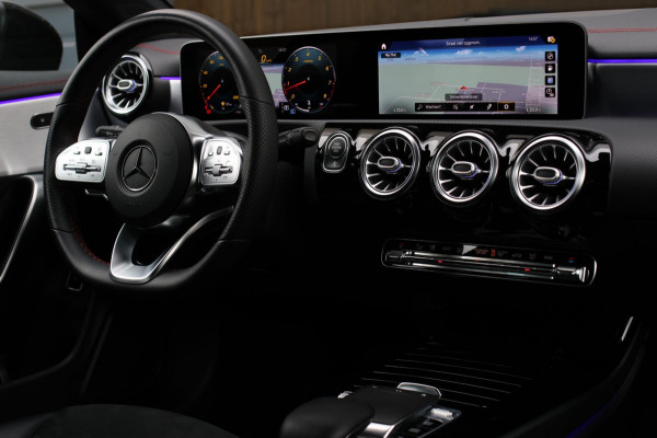 Mercedes-Benz CLA-Klasse Shooting Brake 220 AMG *Camera*Sfeerverlichting*Trekhaak*Stoelverwarming*