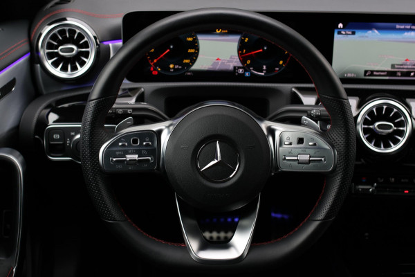 Mercedes-Benz CLA-Klasse Shooting Brake 220 AMG *Camera*Sfeerverlichting*Trekhaak*Stoelverwarming*
