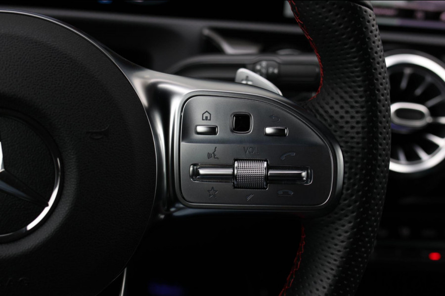 Mercedes-Benz CLA-Klasse Shooting Brake 220 AMG *Camera*Sfeerverlichting*Trekhaak*Stoelverwarming*