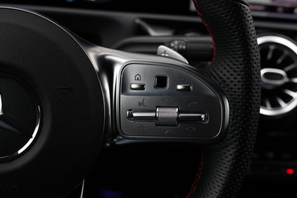 Mercedes-Benz CLA-Klasse Shooting Brake 220 AMG *Camera*Sfeerverlichting*Trekhaak*Stoelverwarming*