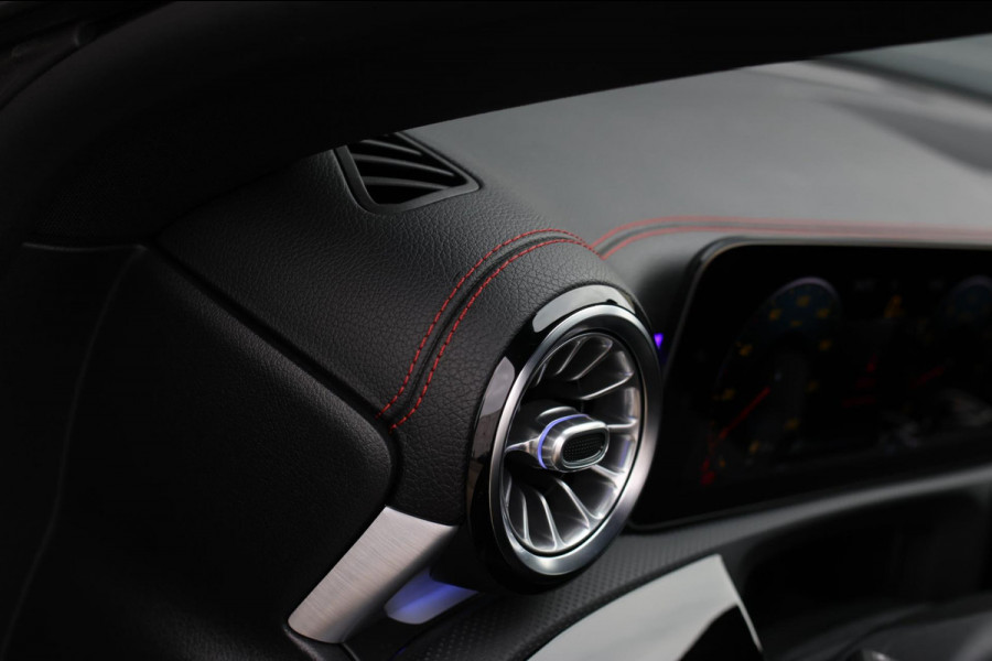 Mercedes-Benz CLA-Klasse Shooting Brake 220 AMG *Camera*Sfeerverlichting*Trekhaak*Stoelverwarming*