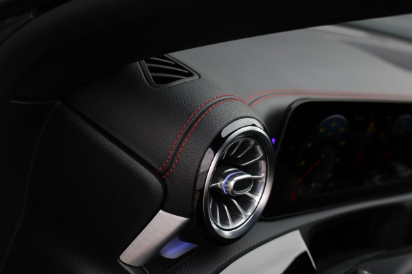 Mercedes-Benz CLA-Klasse Shooting Brake 220 AMG *Camera*Sfeerverlichting*Trekhaak*Stoelverwarming*