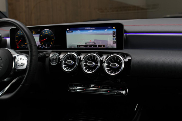 Mercedes-Benz CLA-Klasse Shooting Brake 220 AMG *Camera*Sfeerverlichting*Trekhaak*Stoelverwarming*