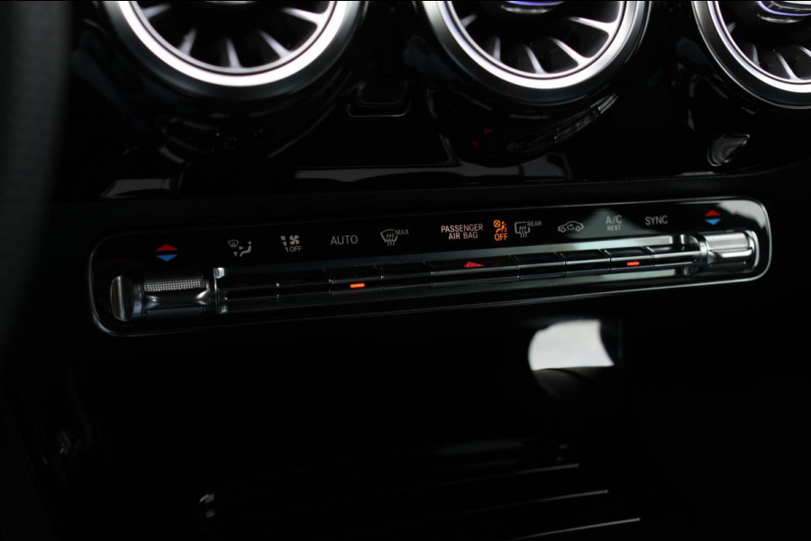 Mercedes-Benz CLA-Klasse Shooting Brake 220 AMG *Camera*Sfeerverlichting*Trekhaak*Stoelverwarming*