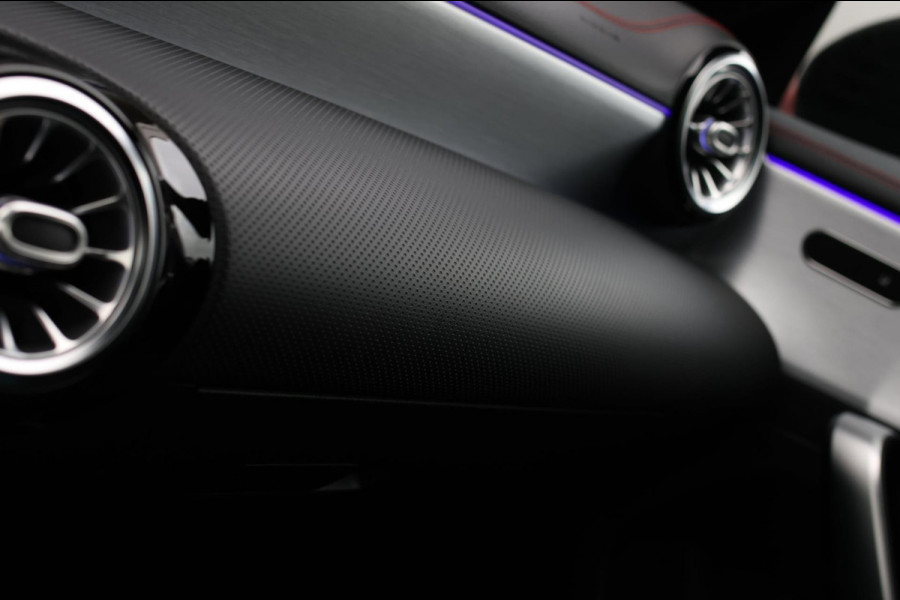 Mercedes-Benz CLA-Klasse Shooting Brake 220 AMG *Camera*Sfeerverlichting*Trekhaak*Stoelverwarming*