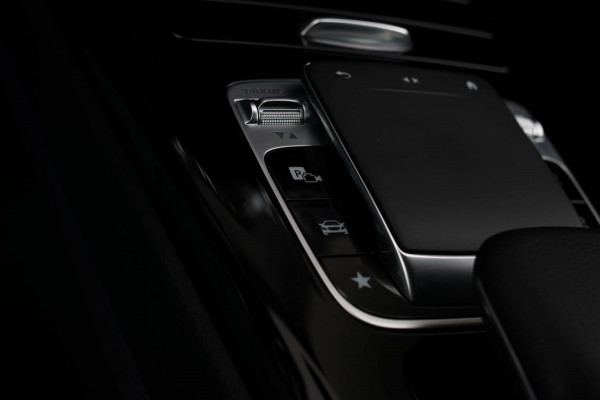 Mercedes-Benz CLA-Klasse Shooting Brake 220 AMG *Camera*Sfeerverlichting*Trekhaak*Stoelverwarming*