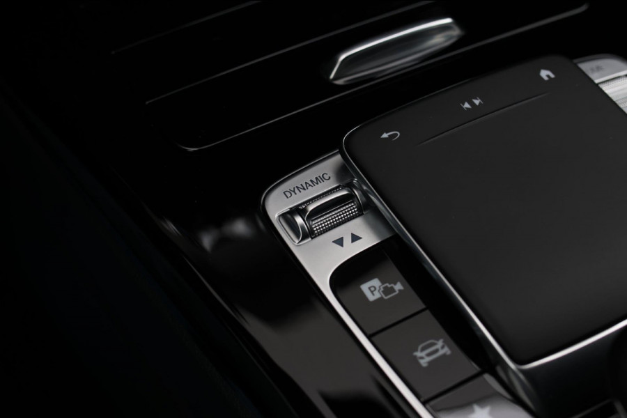 Mercedes-Benz CLA-Klasse Shooting Brake 220 AMG *Camera*Sfeerverlichting*Trekhaak*Stoelverwarming*