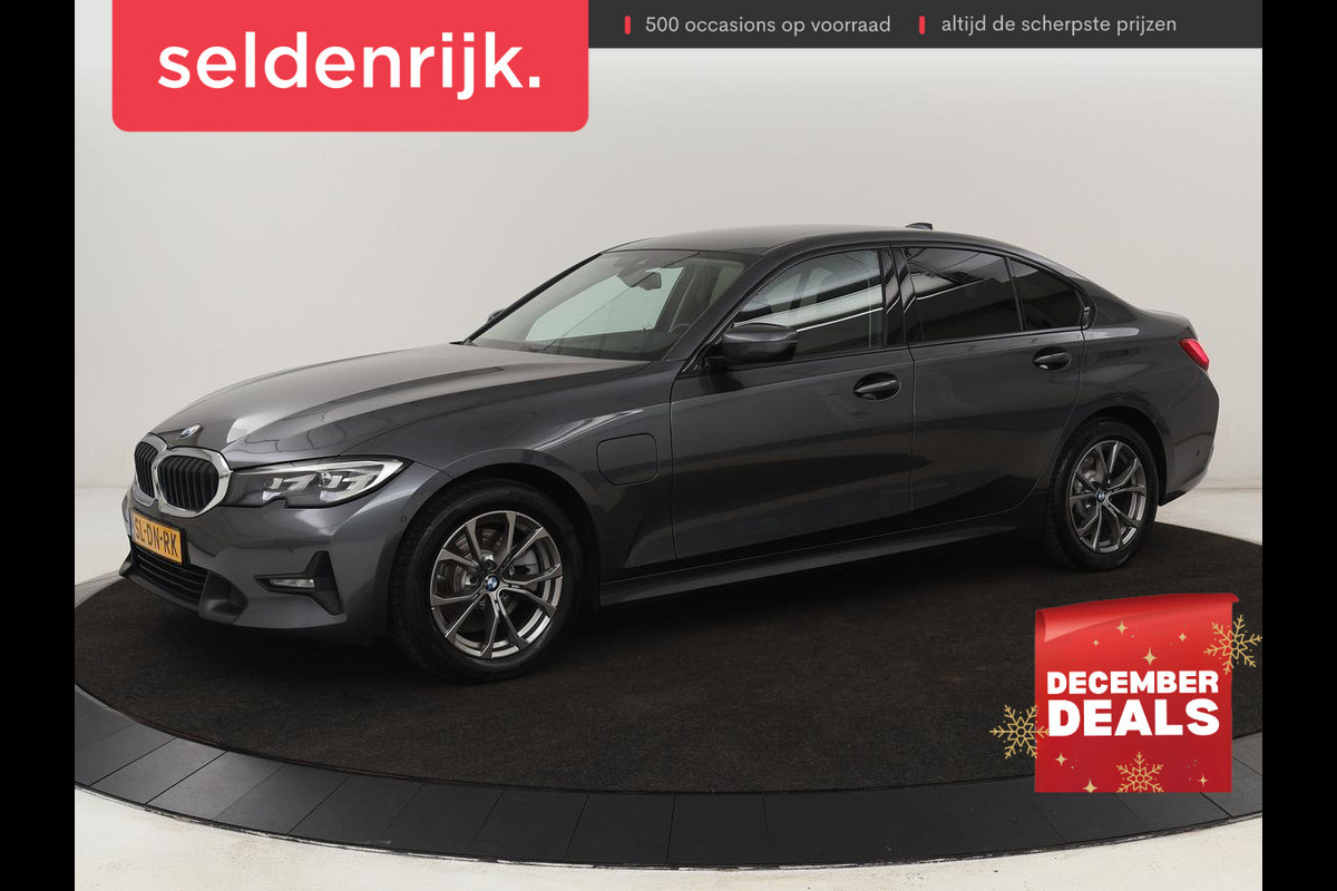 BMW 3-serie 320e Sport Line | Leder | Stoelverwarming | Camera | Sportstoelen | Live Cockpit | Carplay | Navigatie | Parkeerhulp | Climate control