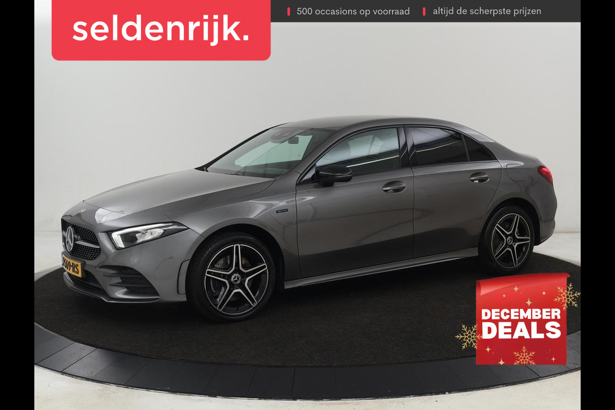 Mercedes-Benz A-Klasse 250e AMG Limited | Carplay | Stoelverwarming | Leder/Alcantara | Widescreen | Sfeerverlichting | Navigatie | Camera | Full LED | Park Assist | PHEV | Plug In