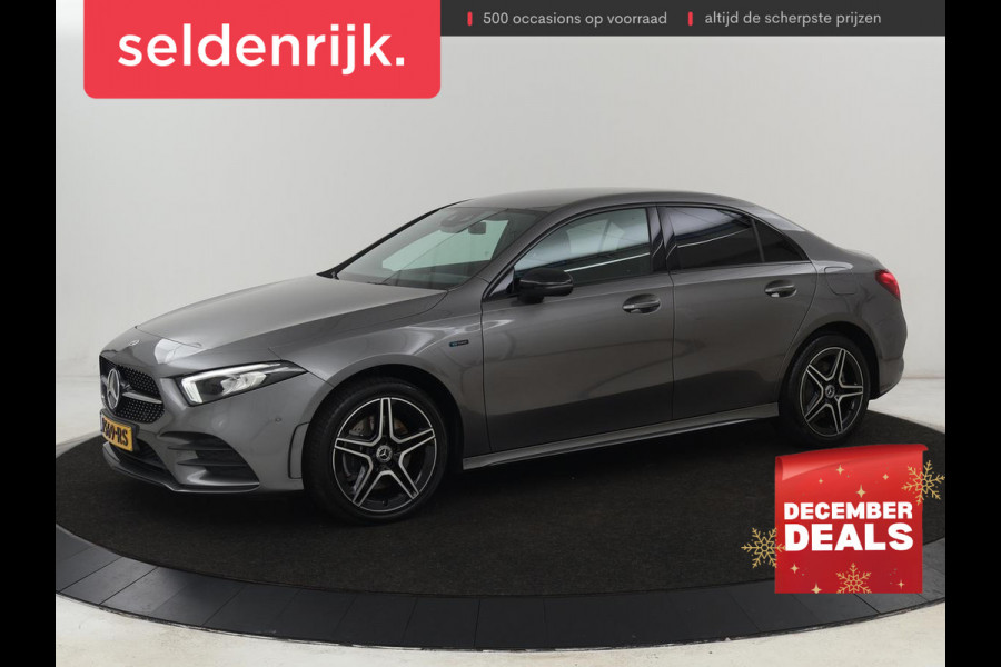 Mercedes-Benz A-Klasse 250e AMG Limited | Carplay | Stoelverwarming | Leder/Alcantara | Widescreen | Sfeerverlichting | Navigatie | Camera | Full LED | Park Assist | PHEV | Plug In