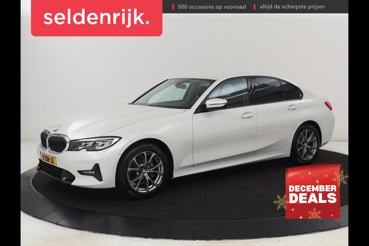 BMW 3 Serie 318i Sport Line | Carplay | Camera | Sportstoelen | Sfeerverlichting | Live Cockpit | Navigatie | Full LED | Half leder | Park Assist | Climate control | DAB | Cruise control | Bluetooth
