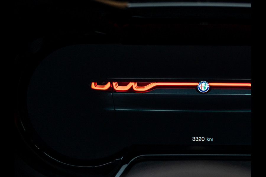 Alfa Romeo Tonale 1.3T PHEV 280pk Veloce | Pano-dak | Harman/Kardon | Stoelventilatie | Adapt. cruise | Orig. NL