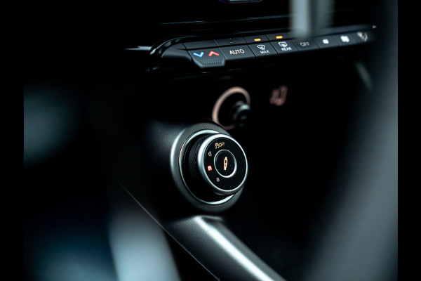 Alfa Romeo Tonale 1.3T PHEV 280pk Veloce | Pano-dak | Harman/Kardon | Stoelventilatie | Adapt. cruise | Orig. NL