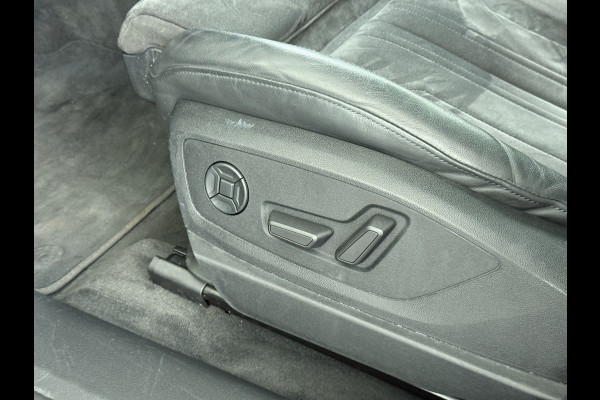 Audi e-tron 313pk Pano-dak Leer-Alcantara+elektr+Geheug. Camera Adap.Cruise Apple Carplay Android Auto Pdc Business Edition Plus SOH 90% Elek.Achterklep Lmv 21" Led Stoelverwarming Privacy Glas 50 Quattro 71kWh Origineel Nederlandse Auto 1800kg Trekvermogen Zeer Compleet!