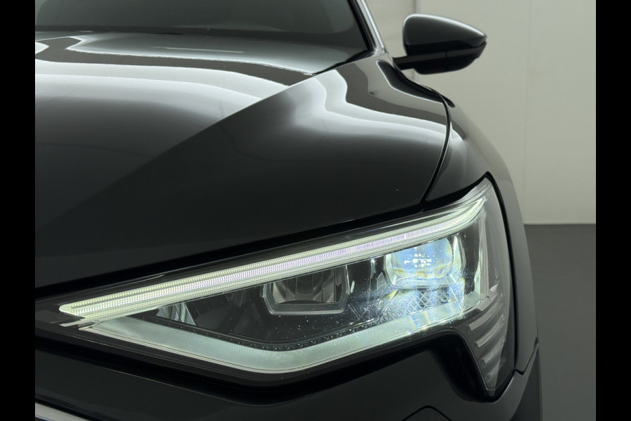 Audi e-tron 313pk Pano-dak Leer-Alcantara+elektr+Geheug. Camera Adap.Cruise Apple Carplay Android Auto Pdc Business Edition Plus SOH 90% Elek.Achterklep Lmv 21" Led Stoelverwarming Privacy Glas 50 Quattro 71kWh Origineel Nederlandse Auto 1800kg Trekvermogen Zeer Compleet!