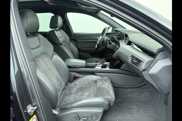 Audi e-tron 313pk Pano-dak Leer-Alcantara+elektr+Geheug. Camera Adap.Cruise Apple Carplay Android Auto Pdc Business Edition Plus SOH 90% Elek.Achterklep Lmv 21" Led Stoelverwarming Privacy Glas 50 Quattro 71kWh Origineel Nederlandse Auto 1800kg Trekvermogen Zeer Compleet!