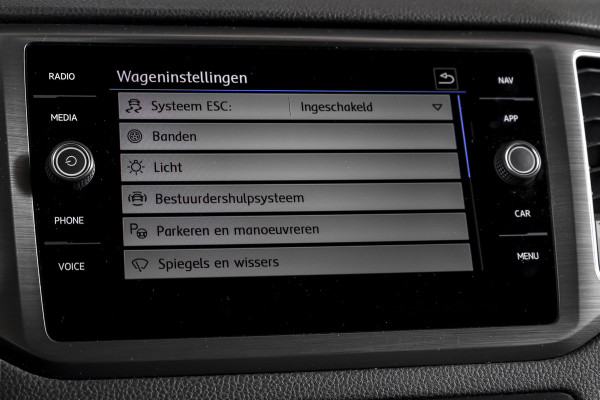 Volkswagen Golf Sportsvan 1.5 TSI ACT 130 PK Comfortline - Automaat | Adapt. Cruise | Stoelverw. | PDC | Camera | App.Connect + NAV. | ECC | DAB | Trekhaak | LM 16" |