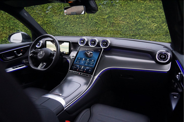 Mercedes-Benz GLC GLC 300 e 4M AMG Line | Achterasbesturing Luchtvering Burmester Trekhaak Memory Distronic