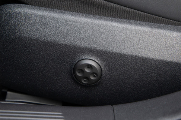 Mercedes-Benz E-Klasse 300 e AMG Premium, Pano, Hyperscreen, Distronic, Nightpack 2024