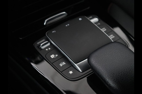 Mercedes-Benz A-Klasse 250e AMG Limited | Carplay | Stoelverwarming | Camera | Leder/Alcantara | Sfeerverlichting | Navigatie | Park Assist | Full LED | DAB | Widescreen | Climate control | PHEV | Plug In