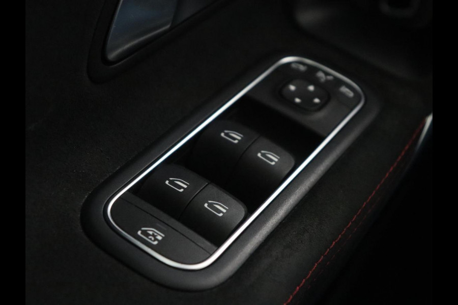 Mercedes-Benz A-Klasse 250e AMG Limited | Carplay | Stoelverwarming | Camera | Leder/Alcantara | Sfeerverlichting | Navigatie | Park Assist | Full LED | DAB | Widescreen | Climate control | PHEV | Plug In
