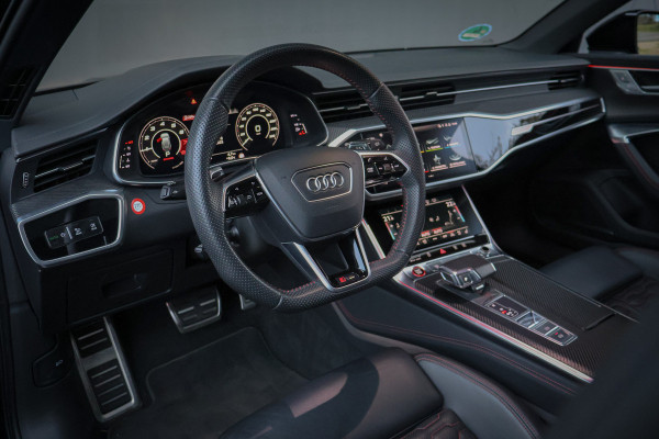 Audi A6 Avant RS 6 TFSI quattro | KERAMISCH | ACHTERASBESTURING | ADAPTIVE CRUISE | 360 CAMERA | TREKHAAK | SFEERVERLICHTING | CARBON IN