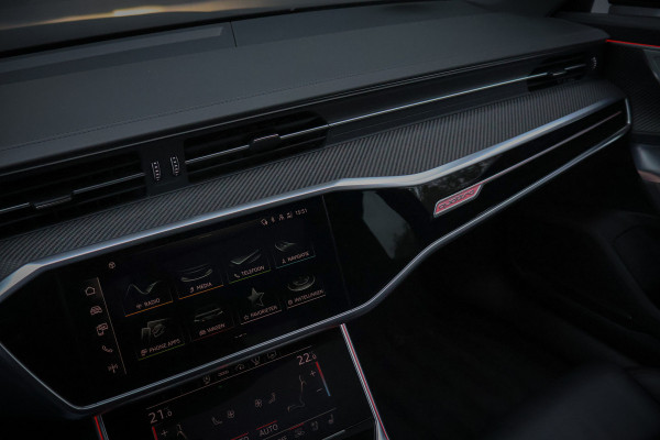 Audi A6 Avant RS 6 TFSI quattro | KERAMISCH | ACHTERASBESTURING | ADAPTIVE CRUISE | 360 CAMERA | TREKHAAK | SFEERVERLICHTING | CARBON IN