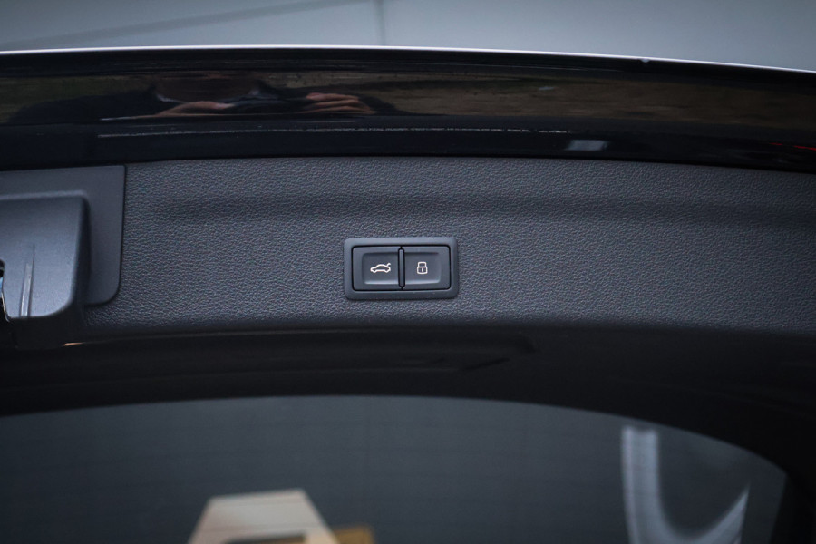 Audi A6 Avant RS 6 TFSI quattro | KERAMISCH | ACHTERASBESTURING | ADAPTIVE CRUISE | 360 CAMERA | TREKHAAK | SFEERVERLICHTING | CARBON IN