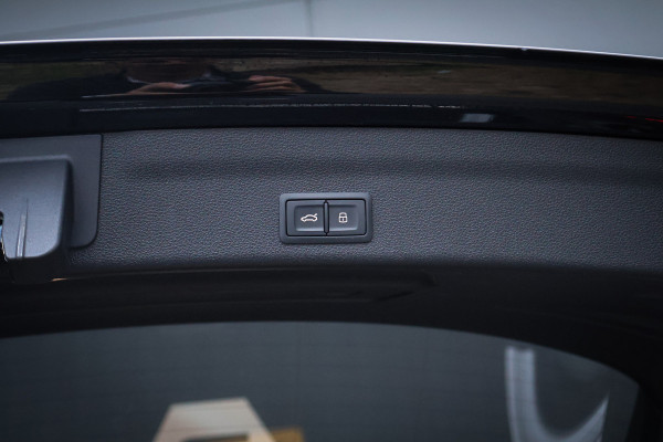 Audi A6 Avant RS 6 TFSI quattro | KERAMISCH | ACHTERASBESTURING | ADAPTIVE CRUISE | 360 CAMERA | TREKHAAK | SFEERVERLICHTING | CARBON IN