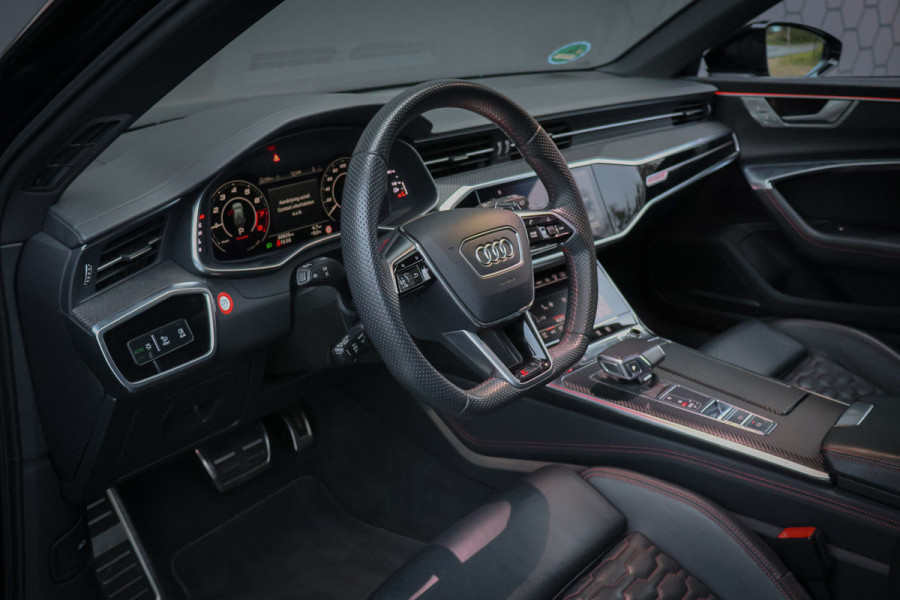 Audi A6 Avant RS 6 TFSI quattro | KERAMISCH | ACHTERASBESTURING | ADAPTIVE CRUISE | 360 CAMERA | TREKHAAK | SFEERVERLICHTING | CARBON IN